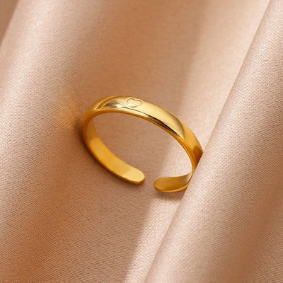 Leiannora | 18K Gold Love Ring