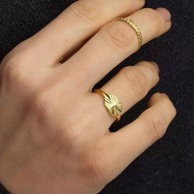 Aurizette | Sunray Ring in 18K Gold