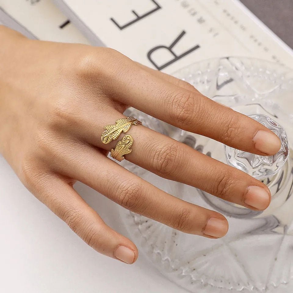 Janirelle | 18K Gold Coral Ring