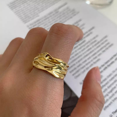 Jaylinette | Large Ring in 18K Gold