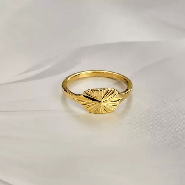 Aurizette | Sunray Ring in 18K Gold