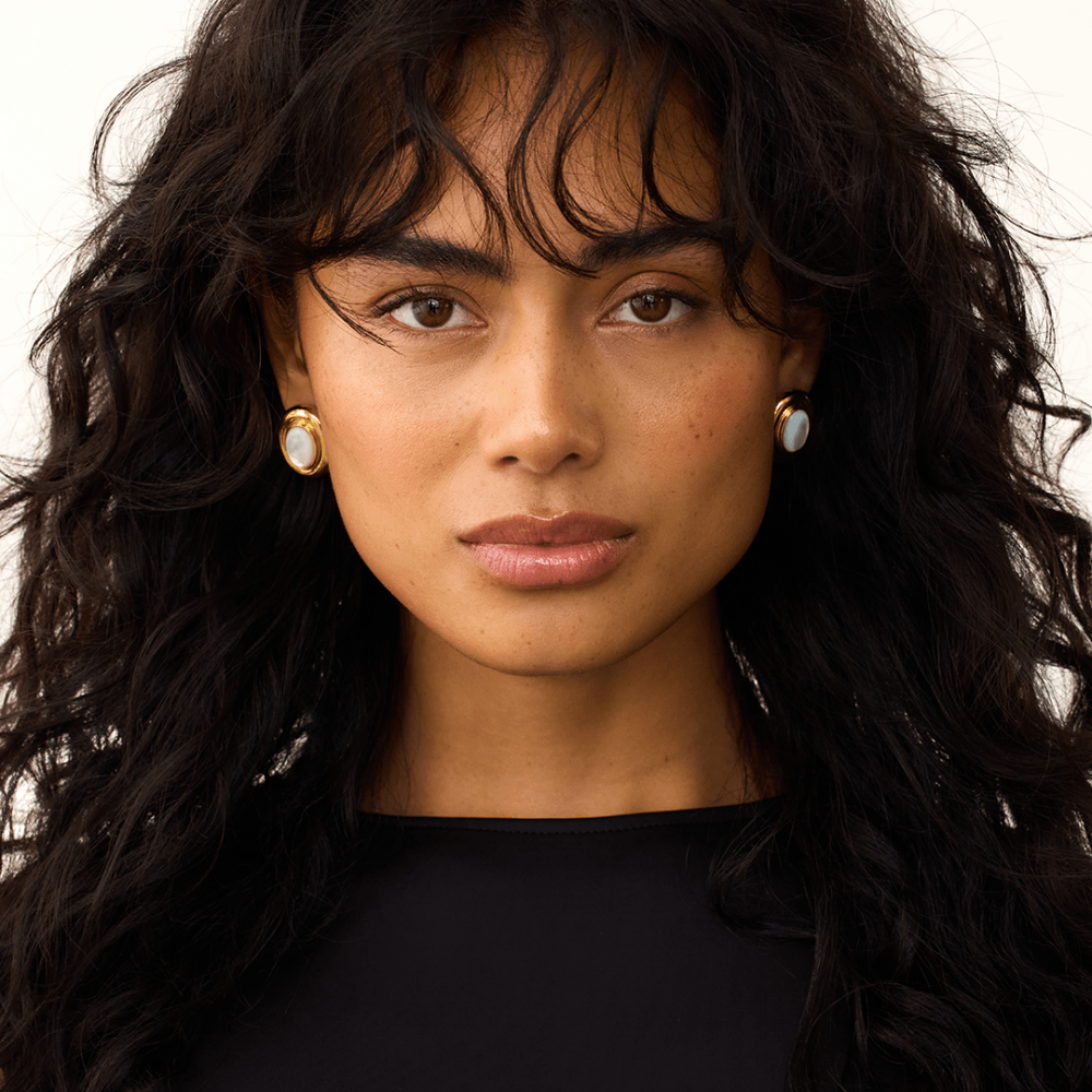 Ameliyana | 18k Gold Button Earrings