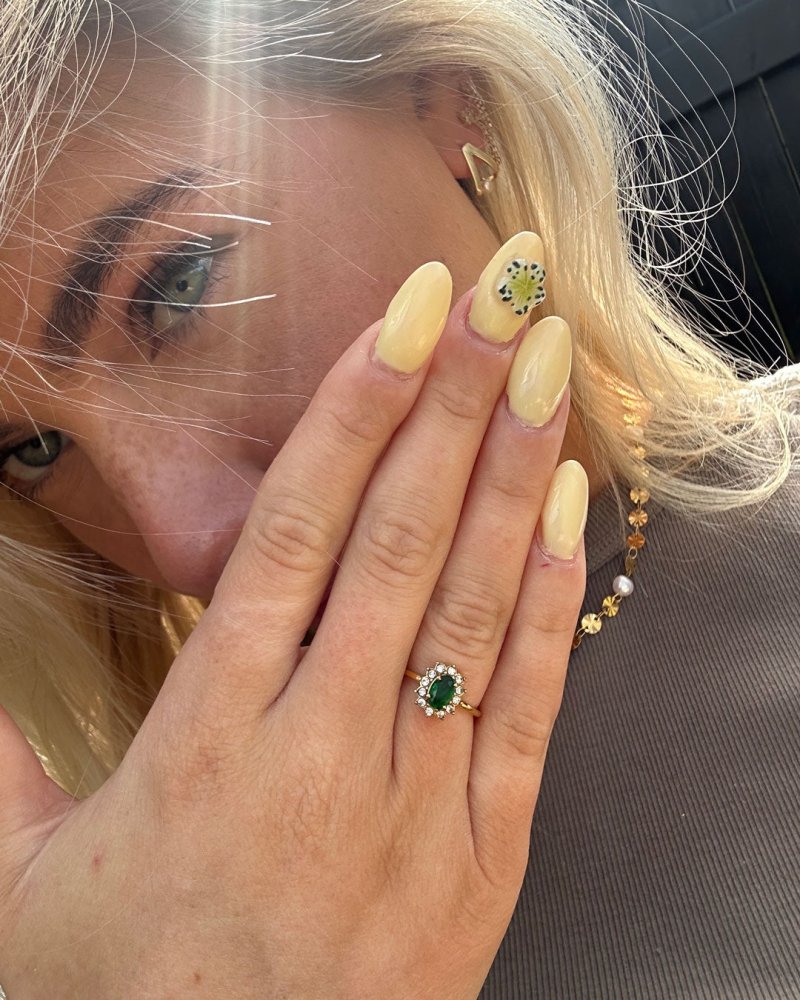 Amaryelle | Green Zirconia Ring in 18K Gold