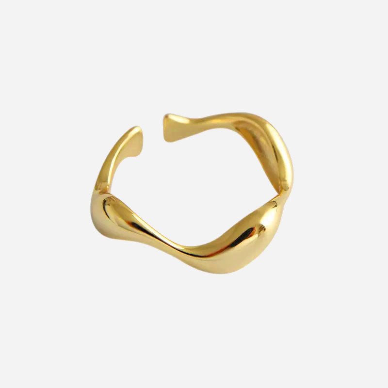 Carisseya | Wave Ring in 18K Gold