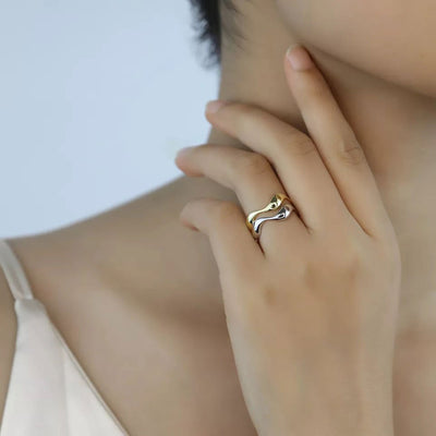 Carisseya | Wave Ring in 18K Gold